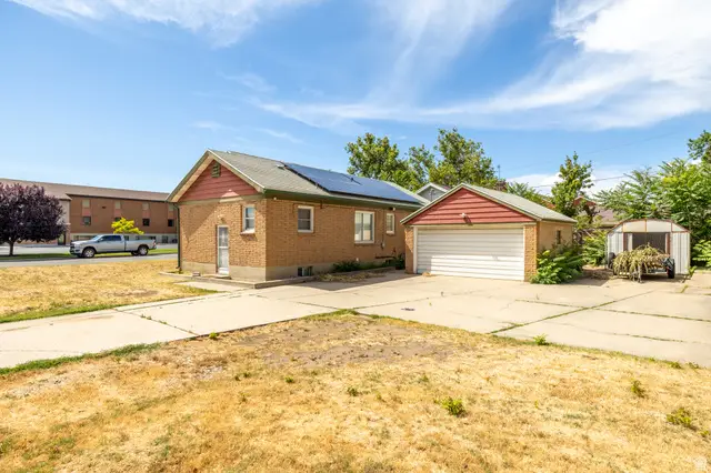 193 S Locust St E, Clearfield, UT 84015 - #3