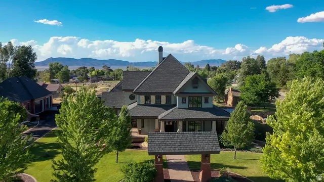 426 W Center St, Parowan, UT 84761 - #1
