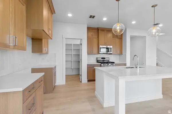 739 N 600 W #215, Tremonton, UT 84337