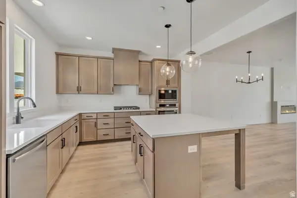 5304 W Center Field Dr W #138, South Jordan, UT 84009