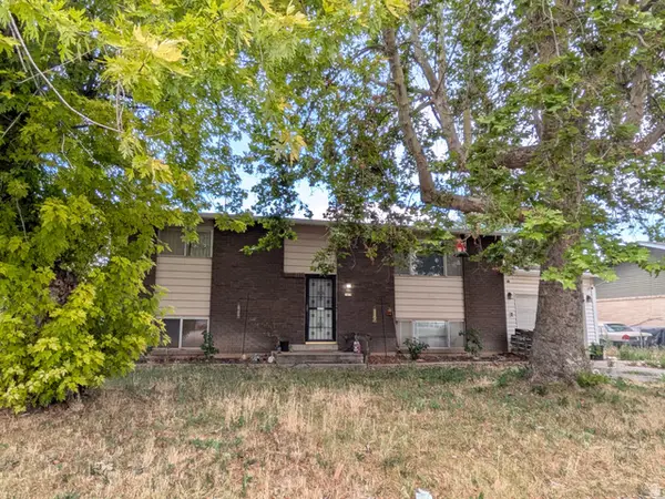 1413 S David Dr W, Syracuse, UT 84075