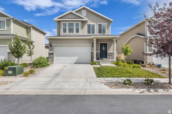2246 W Bluebird Dr, West Haven, UT 84401