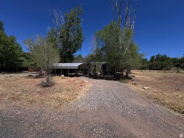 760 W Navajo Dr, Kanab, UT 84741 - #1