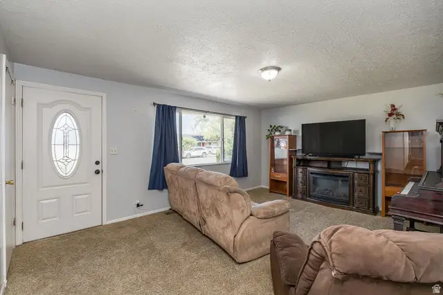 887 S 150 W, Tremonton, UT 84337 - #3