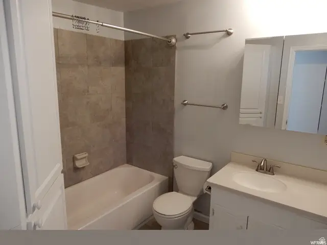 490 S Averett Ave, Springville, UT 84663 - #3
