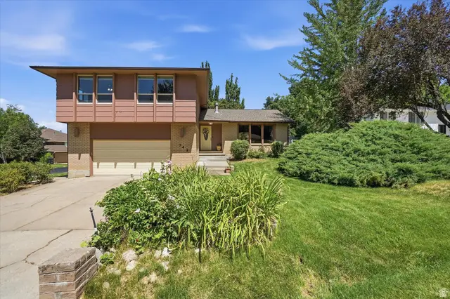 742 Sheringham Ct, Farmington, UT 84025 - #3
