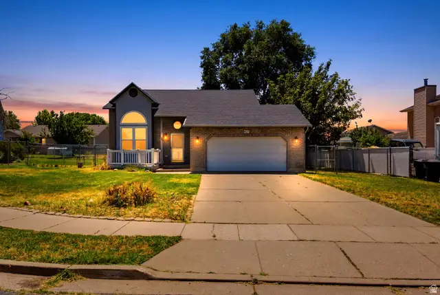 621 W 1000 N, Clinton, UT 84015 - #1