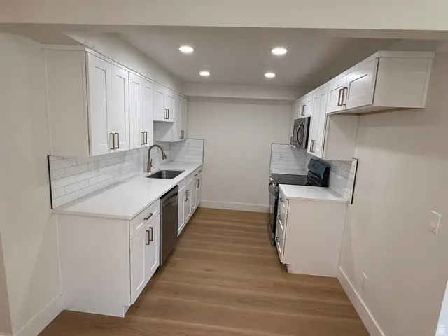 924 S 1213 E, Fruit Heights, UT 84037 - #3