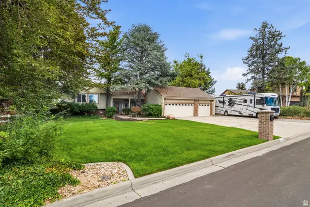 4129 W Donibristle Cir, South Jordan, UT 84009 - #3