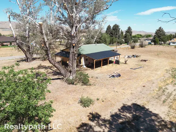 180 W 300 S, Mona, UT 84645