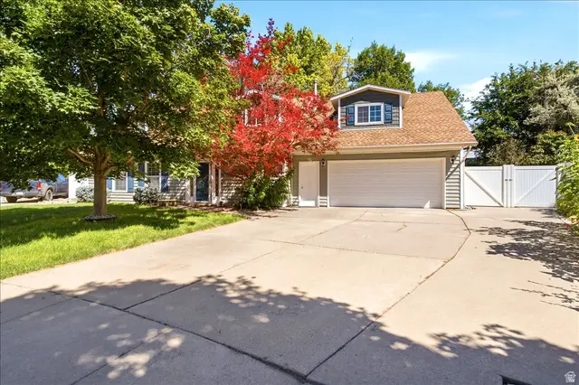 66 E Monticello Dr, Kaysville, UT 84037 - #2
