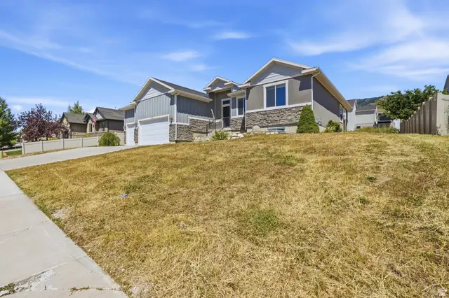 390 S Coyote Ridge Dr E, Smithfield, UT 84335 - #2