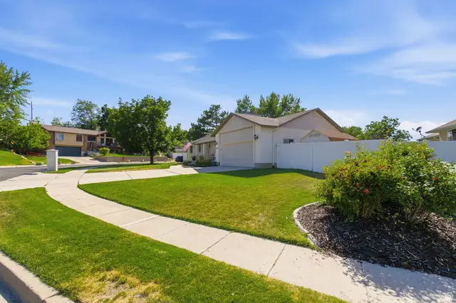 1709 E 9350 S, Sandy, UT 84093 - #3