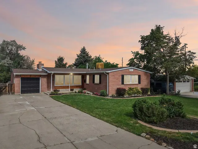 7022 S 2825 E, Cottonwood Heights, UT 84121 - #1