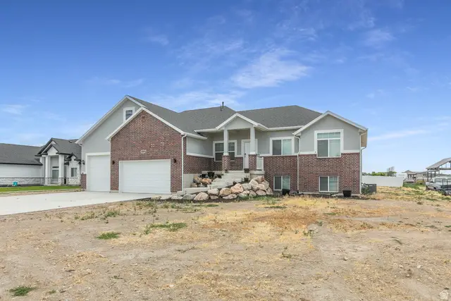 2543 W 3100 N, Farr West, UT 84404 - #2