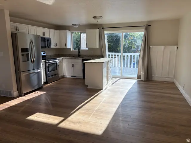 10544 S Clearview Dr, Sandy, UT 84070 - #2