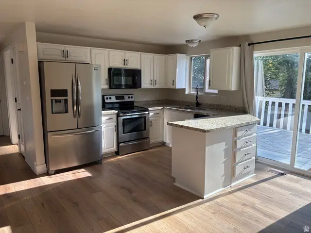 10544 S Clearview Dr, Sandy, UT 84070 - #3