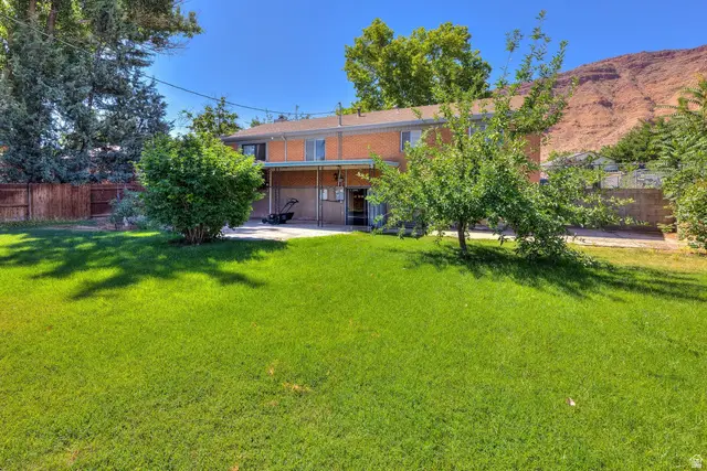 427 Huntridge Dr, Moab, UT 84532 - #2