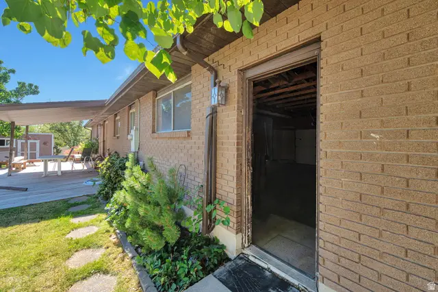 2498 W Swasey Dr, Taylorsville, UT 84129 - #3