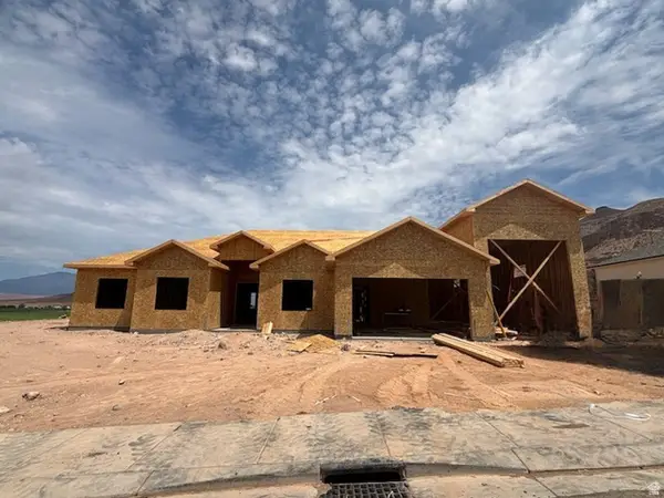 1014 W Rock View Dr, Hurricane, UT 84737