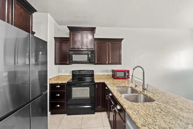 1621 N Venetian Way E, Saratoga Springs, UT 84045 - #3