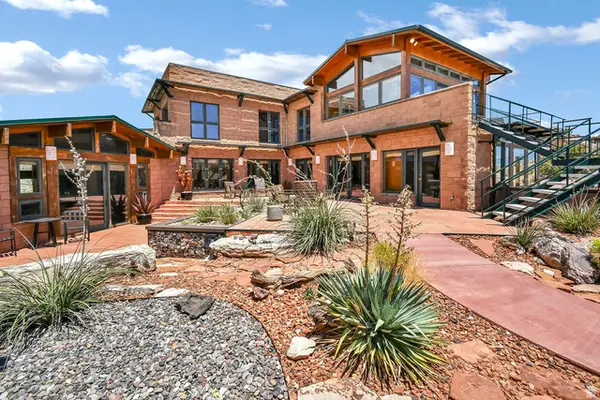3995 S Desert Grave Rd, Torrey, UT 84775