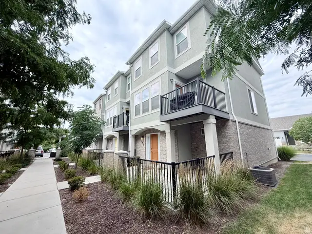1818 W Torlundy Dr, Riverton, UT 84065 - #2