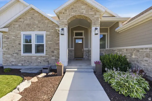 21 Pier Pl, Stansbury Park, UT 84074 - #2