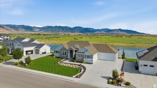 21 Pier Pl, Stansbury Park, UT 84074 - #3