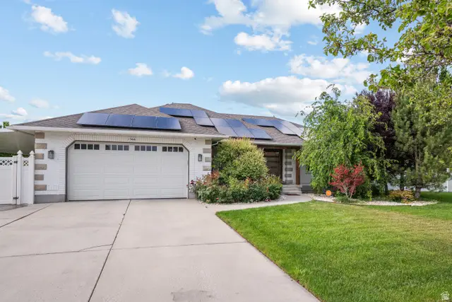 1366 W Palmer Ln, South Jordan, UT 84095 - #2