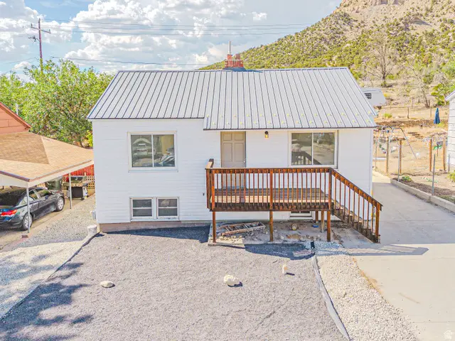 531 Edgehill Dr Dr, East Carbon, UT 84520 - #2