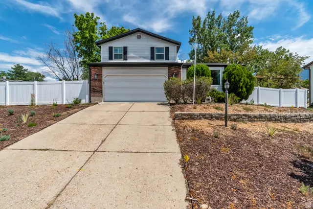 10313 S Countrywood Dr E, Sandy, UT 84092 - #2