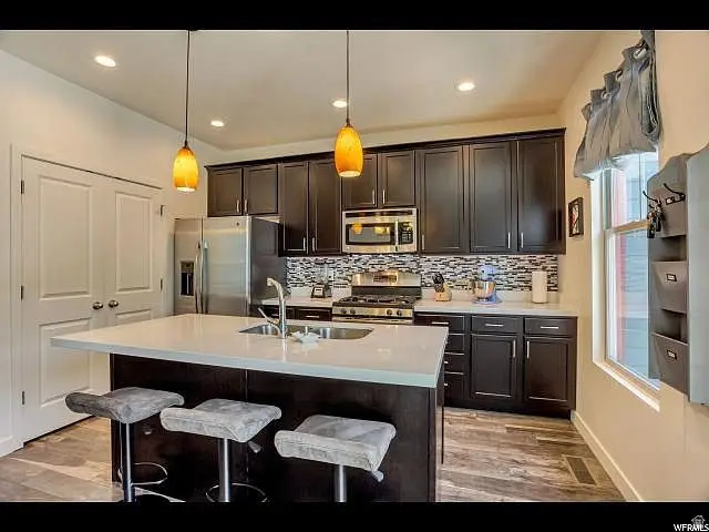 10522 S Topview Rd W, South Jordan, UT 84009 - #3