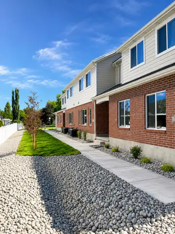 765 N Pheasantbrook Dr #2C, Centerville, UT 84014