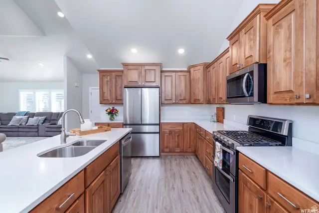473 S Short Horse Ln #B, Saratoga Springs, UT 84045 - #3