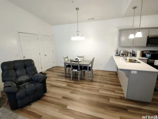 1813 W Newcastle Ln #302, Saratoga Springs, UT 84045 - #3