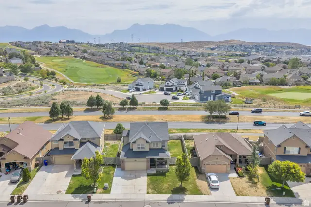 8832 N Jefferson Dr, Eagle Mountain, UT 84005 - #3