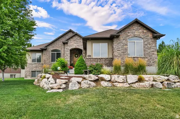 1234 S Shotley Bridge Dr W, Syracuse, UT 84075
