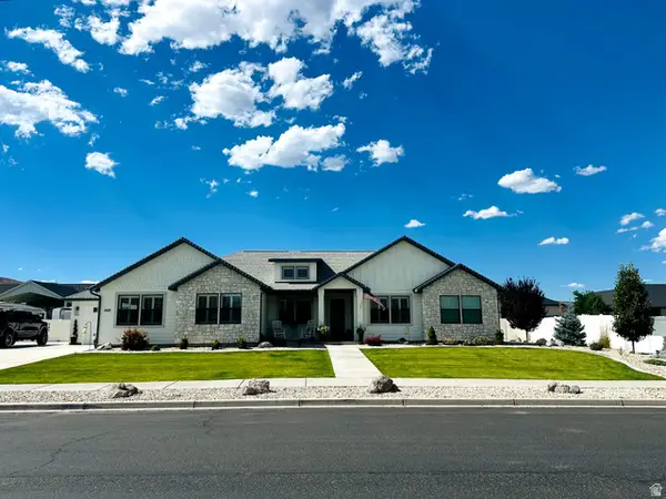 888 W Torrey Pines Dr, Richfield, UT 84701
