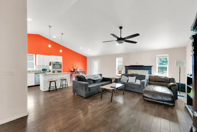 6187 W Dinsmore Way S, West Jordan, UT 84081 - #2
