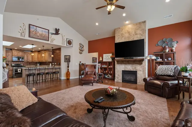 2196 E Valley View Ct N, Layton, UT 84040 - #3