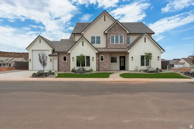 426 E Forrest Paddock Dr, Washington, UT 84780 - #1