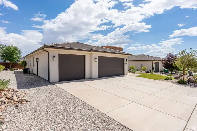 3084 E Fuchsia Dr, Saint George, UT 84790 - #2