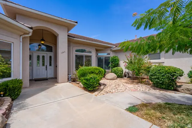 1547 E Boulder Springs Dr, Saint George, UT 84790 - #3
