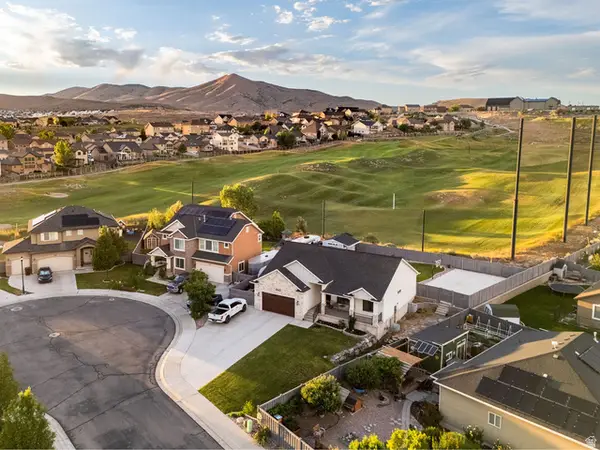 4143 E Berkshire Ln N, Eagle Mountain, UT 84005