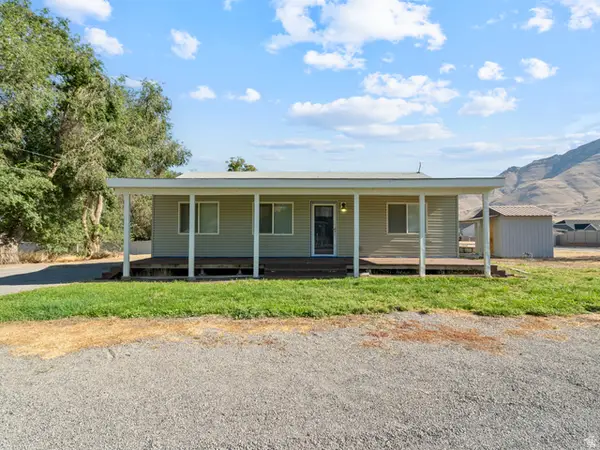 1811 Shepard Ln, Lake Point, UT 84074