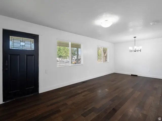1811 Shepard Ln, Lake Point, UT 84074 - #3