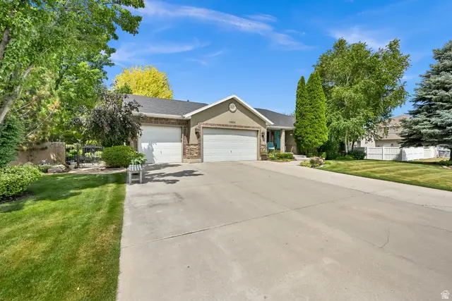 10034 S Jordan Cir, South Jordan, UT 84095 - #3