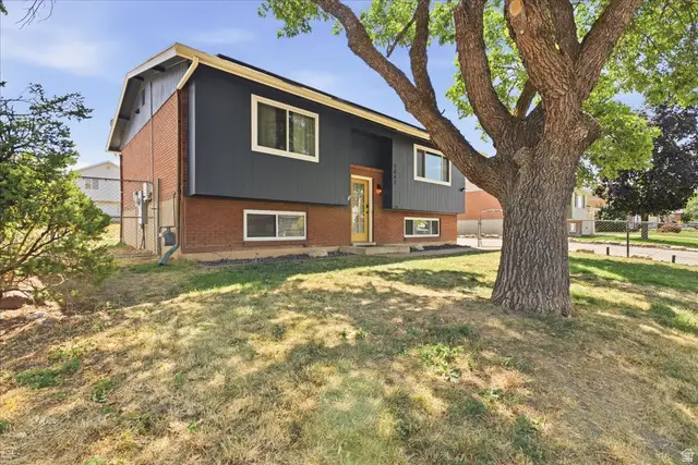 2042 N 630 W, Clinton, UT 84015 - #3