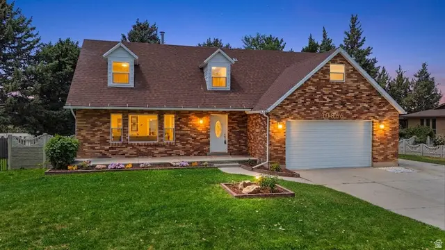 10866 S Savannah Dr Dr E, Sandy, UT 84094 - #3